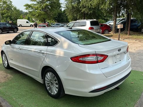 Used 2015 Ford Fusion SE w/ Equipment Group 502A FWD image 4