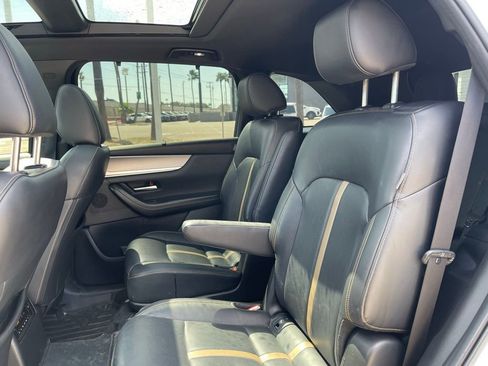 Used 2024 MAZDA CX-90 3.3 Turbo w/ Premium Plus Pkg image 16