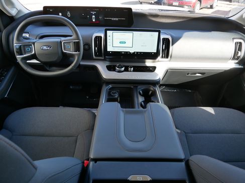 New 2025 Ford Expedition Max Active image 7