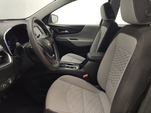 Used 2021 Chevrolet Equinox LS image 17