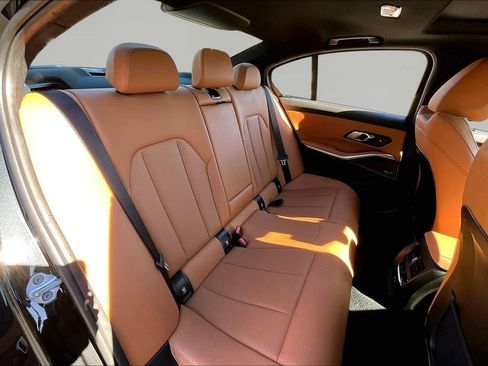 Used 2023 BMW 330i xDrive Sedan w/ Premium Package image 17