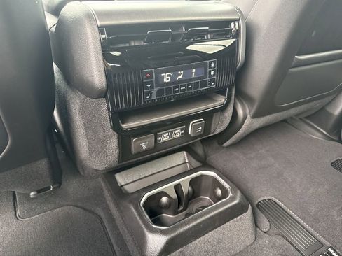 New 2026 Jeep Grand Wagoneer L Limited AWD/4WD image 25