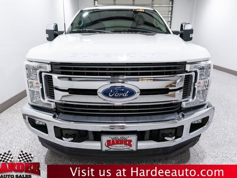 Used 2017 Ford F250 XLT w/ XLT Premium Package image 7