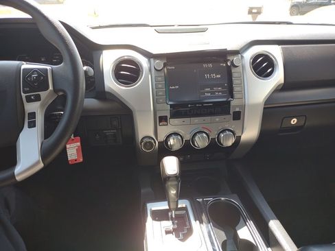 Used 2020 Toyota Tundra 4x4 CrewMax image 16