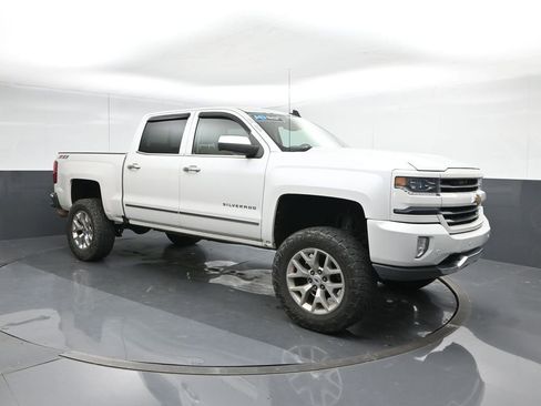 Used 2017 Chevrolet Silverado 1500 LTZ Z71 w/ LTZ Plus Package AWD/4WD image 7