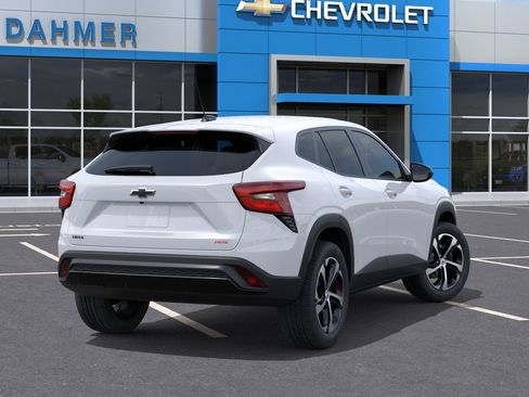 New 2026 Chevrolet Trax RS w/ Sunroof Package FWD image 4
