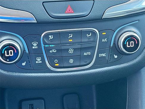 Used 2018 Chevrolet Equinox LT AWD/4WD image 9