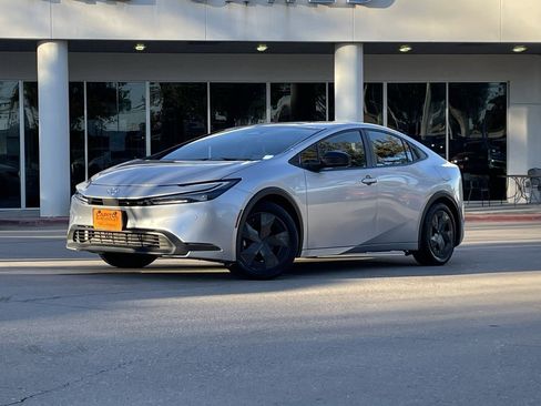 Used 2023 Toyota Prius Limited image 1