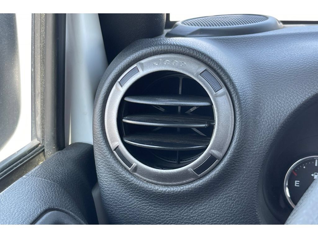 Used 2016 Jeep Wrangler Unlimited Sport AWD/4WD image 27