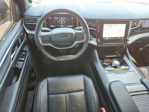 Used 2024 Jeep Wagoneer Series II image 16