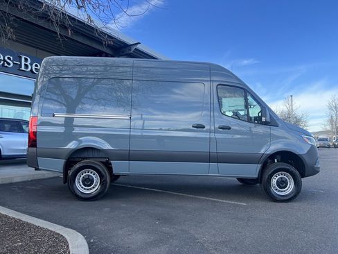 New 2025 Mercedes-Benz Sprinter 2500 image 9