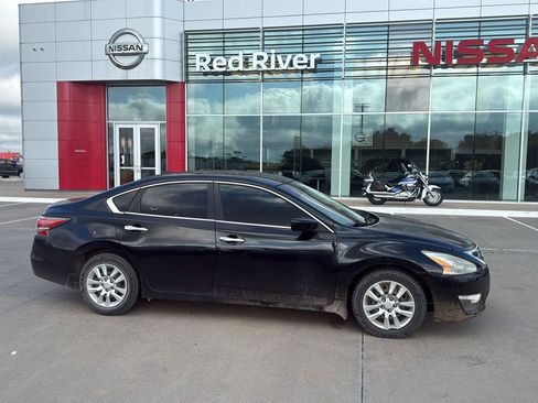 Used 2015 Nissan Altima 2.5 S w/ Power Driver Seat Package FWD image 2