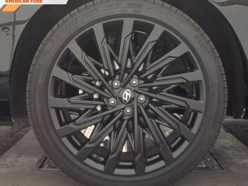 Used 2025 Hyundai Santa Fe Calligraphy image 8