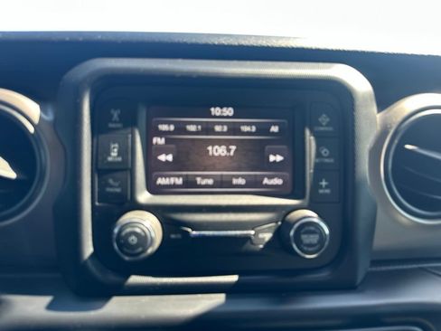 Used 2020 Jeep Wrangler Unlimited Sport AWD/4WD image 3