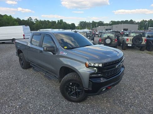 Used 2021 Chevrolet Silverado 1500 LT Trail Boss w/ Convenience Package II AWD/4WD image 2