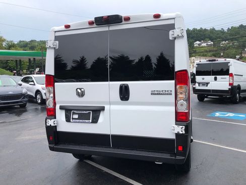 Used 2025 RAM ProMaster 2500 w/ U-Haul Equipment Group FWD image 5