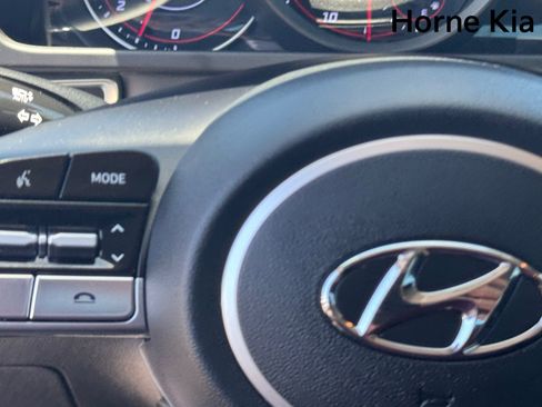Used 2023 Hyundai Elantra SEL FWD image 17