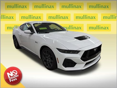 New 2026 Ford Mustang GT w/ GT Performance Package RWD image 1