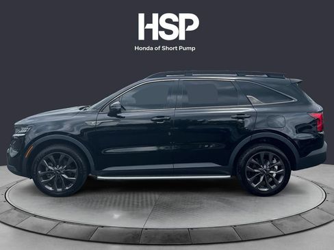 Used 2021 Kia Sorento EX w/ EX AWD X-Line Package image 2