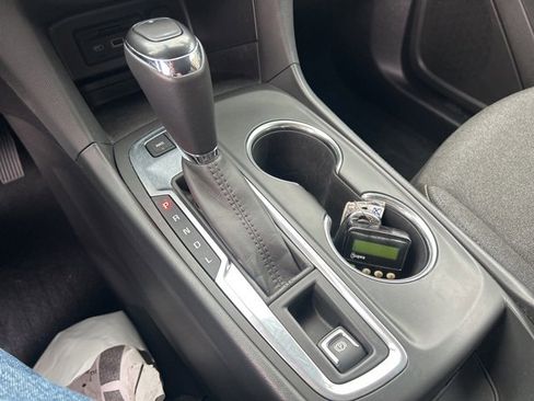 Used 2019 Chevrolet Equinox LT w/ Sun & Navigation Package image 26