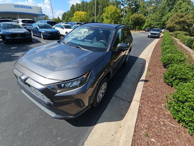 Used 2019 Toyota RAV4 LE FWD image 3