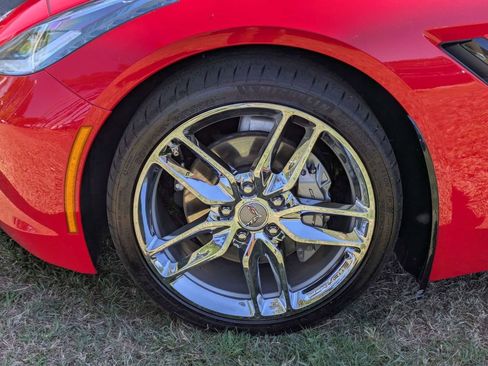 Used 2019 Chevrolet Corvette Stingray Coupe w/ 1LT RWD image 12
