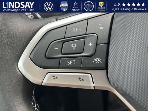 New 2026 Volkswagen Taos SE image 15