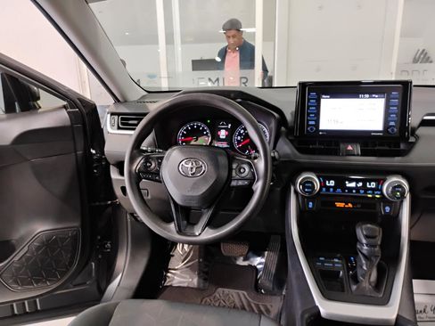 Used 2021 Toyota RAV4 XLE image 34