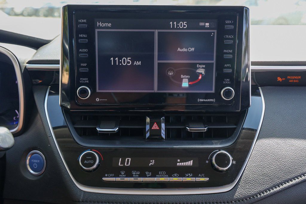 Used 2022 Toyota Corolla LE w/ Premium Interior Package FWD image 30