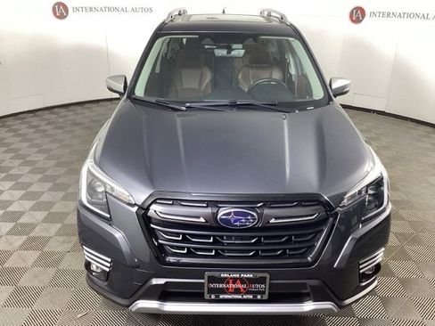 Used 2023 Subaru Forester Touring image 2