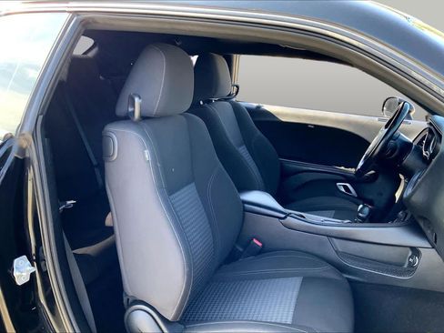 Certified 2023 Dodge Challenger SXT RWD image 8