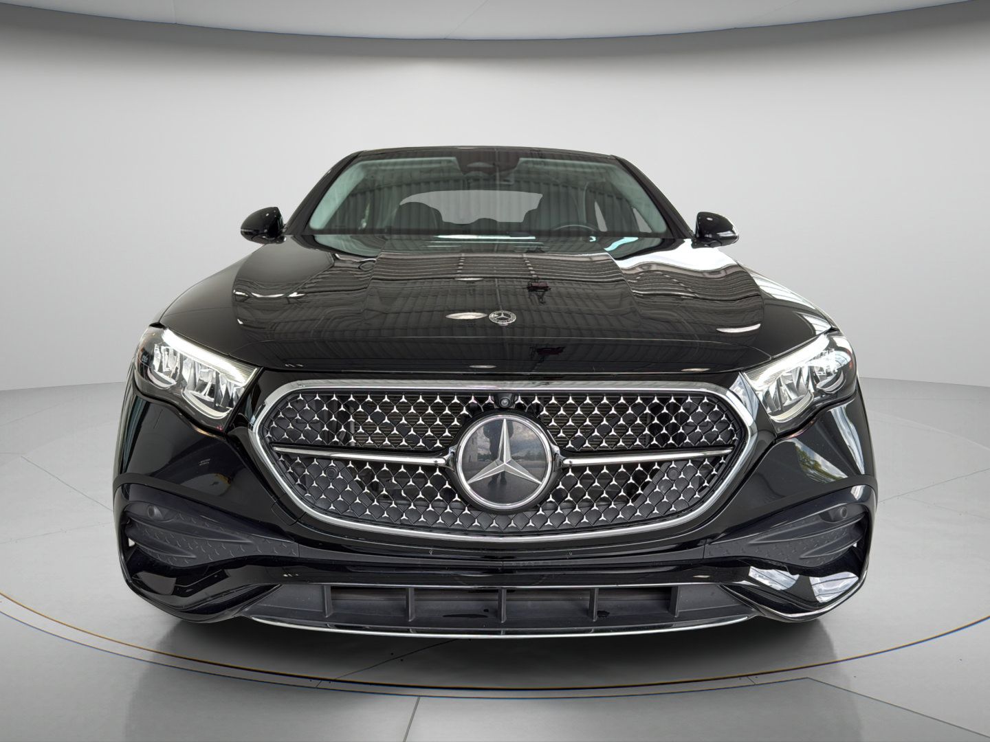 Certified 2025 Mercedes-Benz E 350 4MATIC Sedan w/ Winter Package image 8