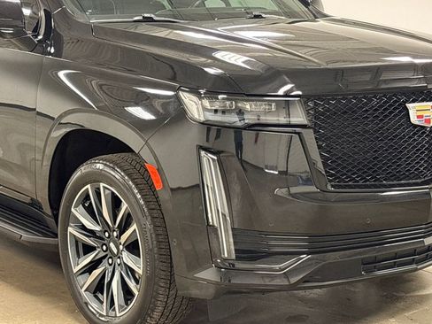 Used 2024 Cadillac Escalade Sport image 2