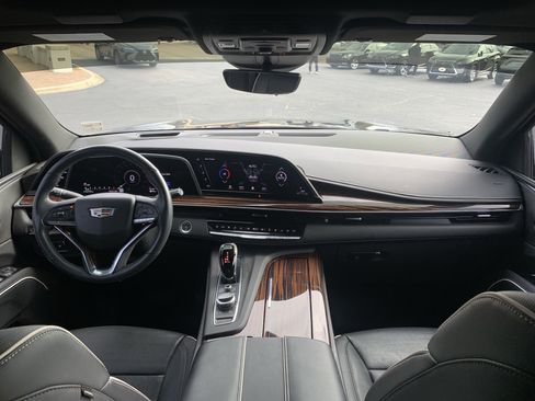 Used 2021 Cadillac Escalade Premium Luxury w/ Driver Assist Tech Package image 30