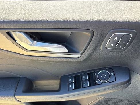 Certified 2022 Ford Escape Titanium image 16