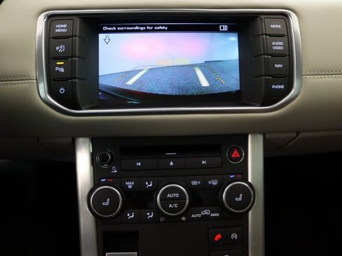 Used 2015 Land Rover Range Rover Evoque Prestige image 19