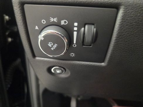 Used 2020 Jeep Grand Cherokee Altitude RWD image 19