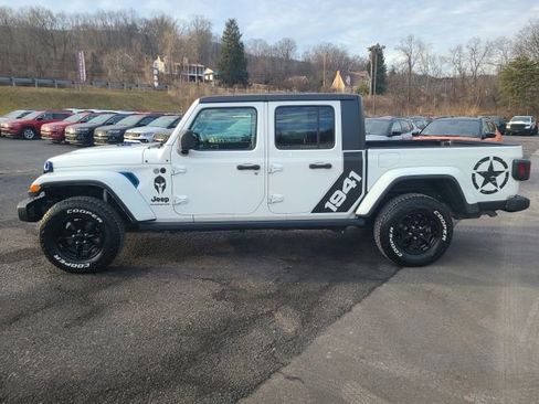 Used 2021 Jeep Gladiator Willys image 2