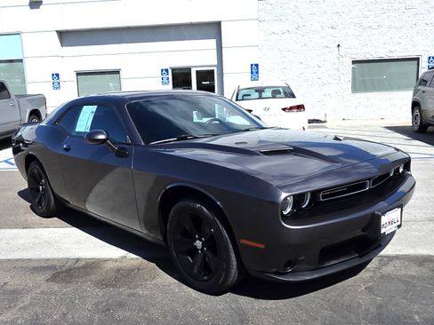 Certified 2020 Dodge Challenger SXT RWD image 6