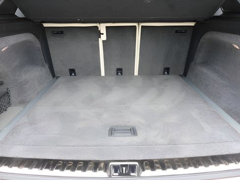 Used 2024 Bentley Bentayga AWD/4WD image 19