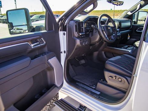 Used 2025 Chevrolet Silverado 3500 High Country w/ High Country Premium Package AWD/4WD image 36