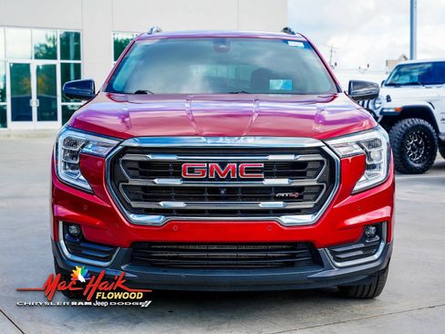 Used 2022 GMC Terrain AT4 w/ Infotainment Package II image 4