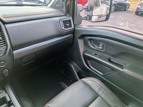 Used 2021 Nissan Titan PRO-4X w/ Pro-4x Convenience Package AWD/4WD image 18