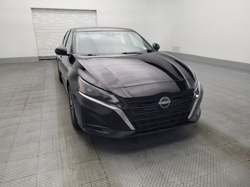 Used 2023 Nissan Altima 2.5 SV image 14