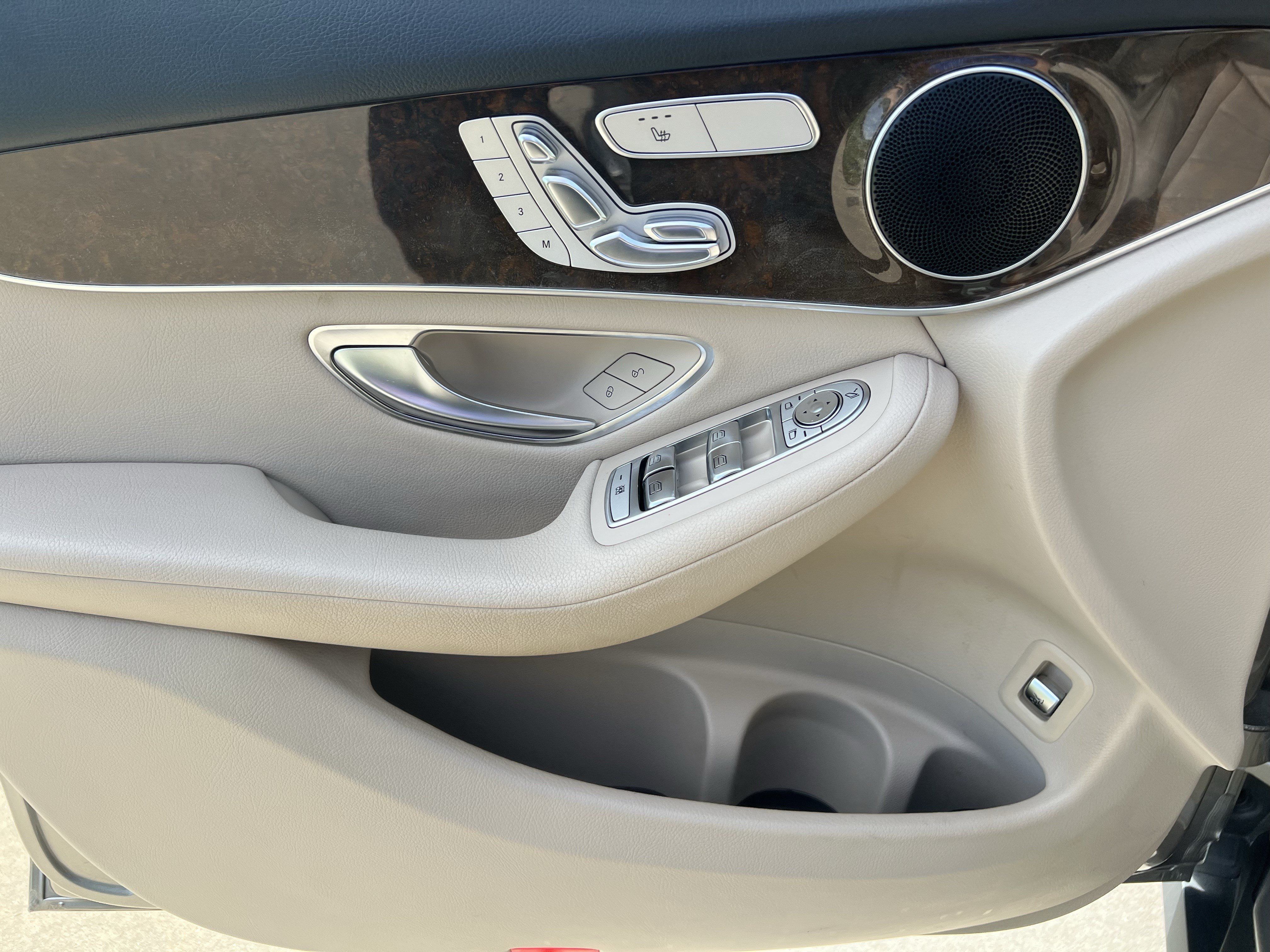 Used 2019 Mercedes-Benz GLC 300 image 14
