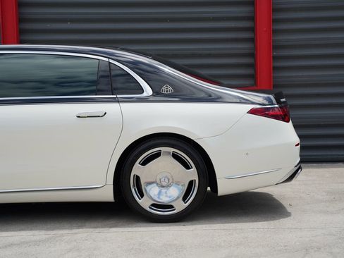 Used 2021 Mercedes-Benz Maybach S 580 4MATIC image 11