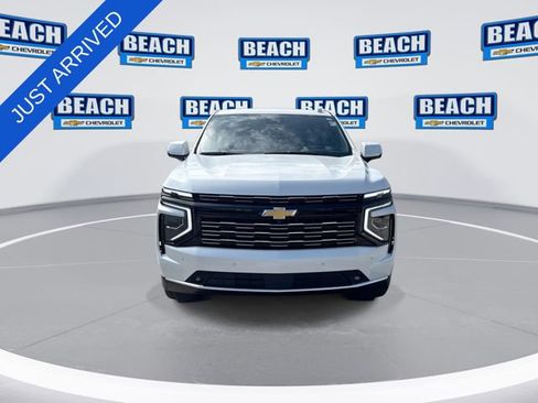 Used 2025 Chevrolet Suburban High Country AWD/4WD image 3