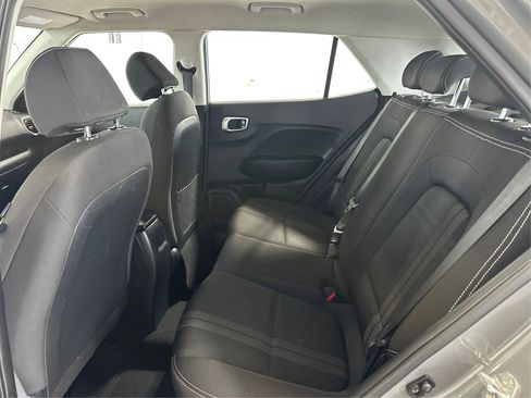 Used 2021 Hyundai Venue SEL image 10