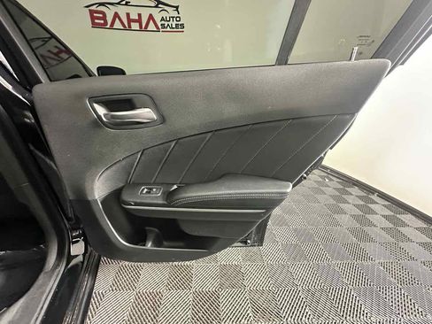 Used 2019 Dodge Charger SXT image 18