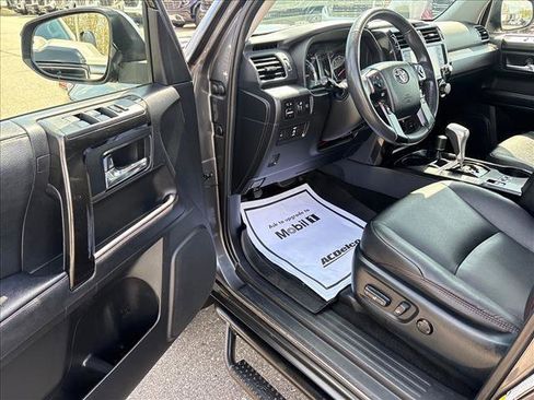 Used 2021 Toyota 4Runner TRD Off-Road Premium w/ Moonroof Package AWD/4WD image 12
